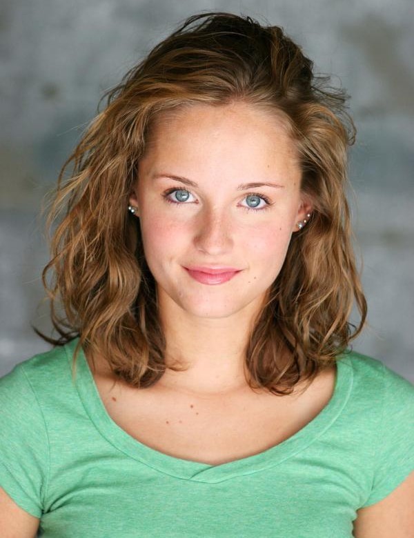 Sara Fletcher fotoğrafı