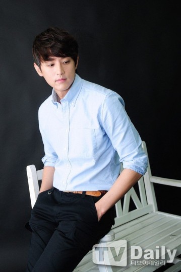 Kwon Yool fotoğrafı