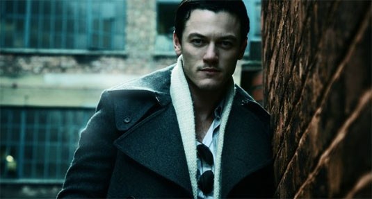 Luke Evans Fotoğrafı
