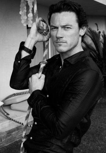 Luke Evans Fotoğrafı
