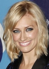 Beth Behrs fotoğrafı