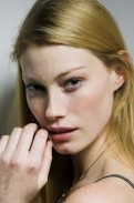 Alyssa Sutherland fotoğrafı