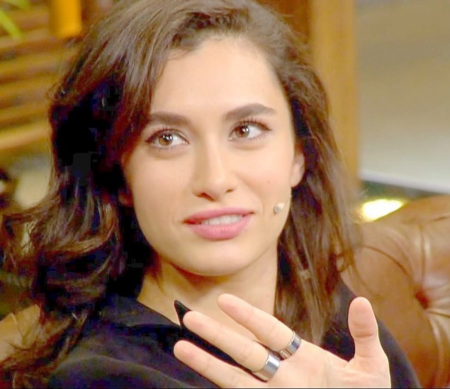 Hande Doğandemir Fotoğrafı