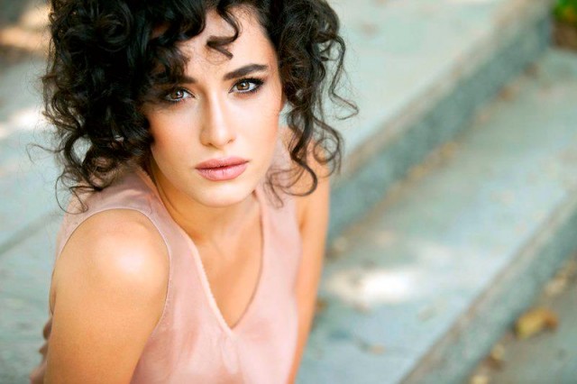 Hande Doğandemir Fotoğrafı