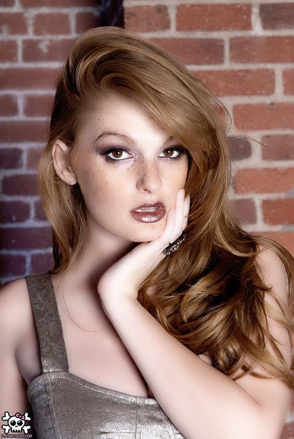 Faye Reagan Fotoğrafı