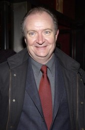 Jim Broadbent fotoğrafı