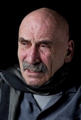 Tuncel Kurtiz fotoğrafı