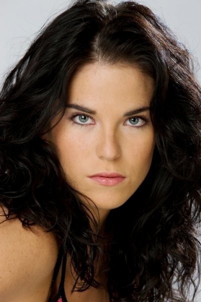 Karla Souza fotoğrafı