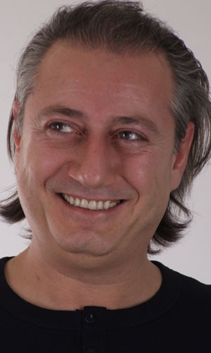 Ayhan Işık (i) Fotoğrafı