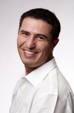 Yüksel Akdag Fotoğrafı