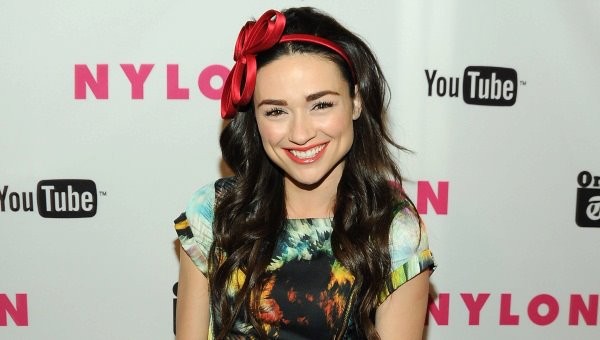 Crystal Reed Fotoğrafı
