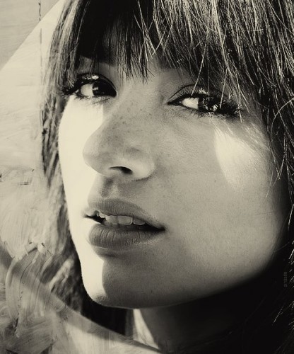 Crystal Reed Fotoğrafı