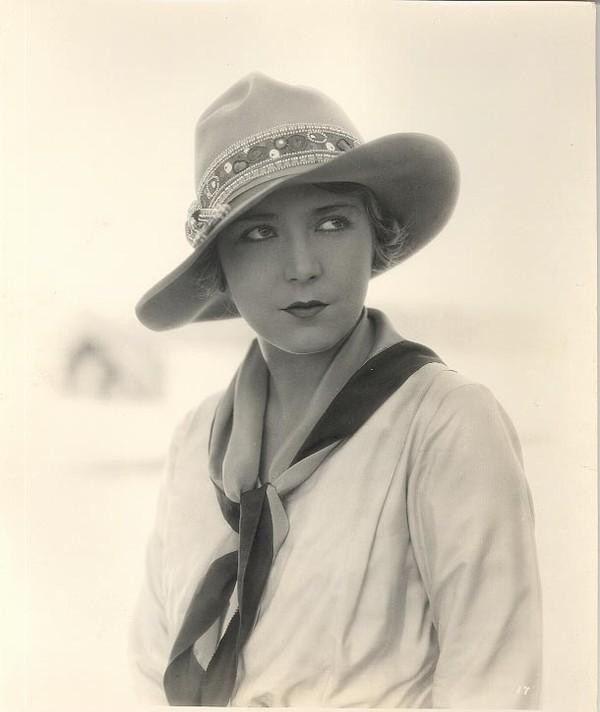 Vilma Bánky fotoğrafı