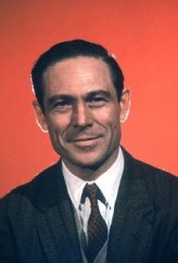 Joseph Wiseman fotoğrafı