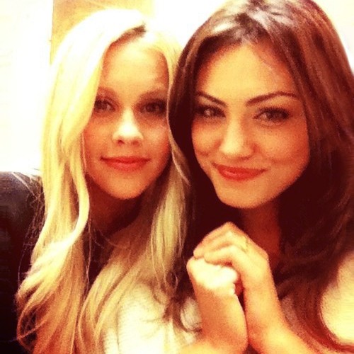 Phoebe Tonkin Fotoğrafı