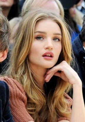 Rosie Huntington-Whiteley Fotoğrafı