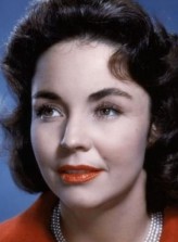 Jennifer Jones fotoğrafı