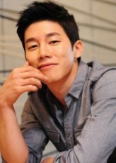 Kim Moo-yul fotoğrafı