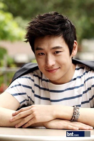 Lee Je-hoon Fotoğrafı