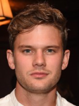 Jeremy Irvine fotoğrafı