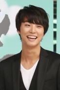Yoon Si Yoon Fotoğrafı