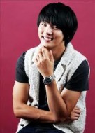 Yoon Si Yoon Fotoğrafı