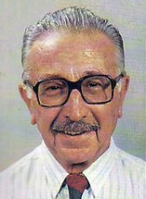 Hulki Saner fotoğrafı