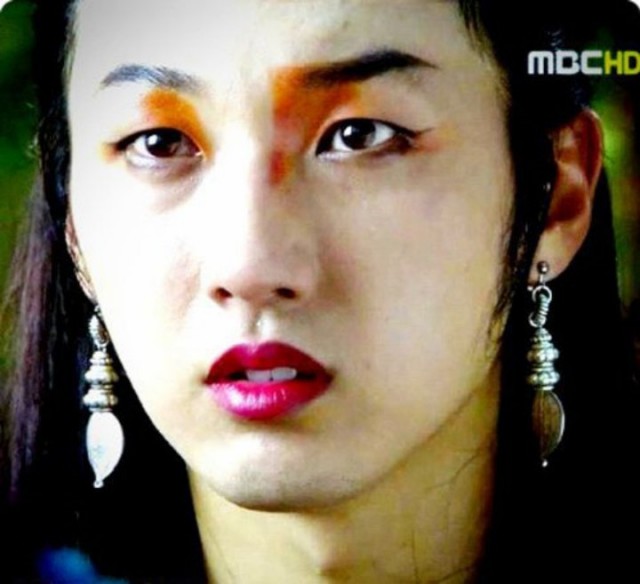 Lee Seung-hyo Fotoğrafı