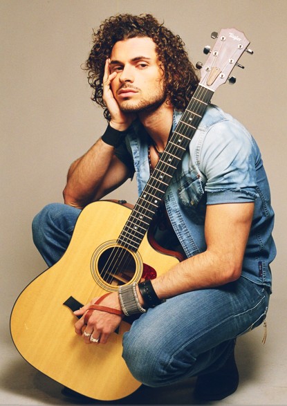 Adan Canto Fotoğrafı