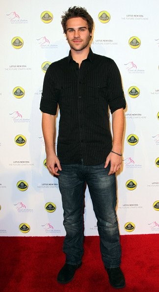 Grey Damon Fotoğrafı