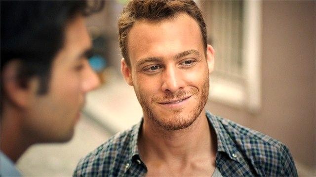 Kerem Bürsin Fotoğrafı