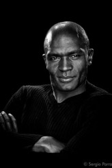 Emilio Buale fotoğrafı