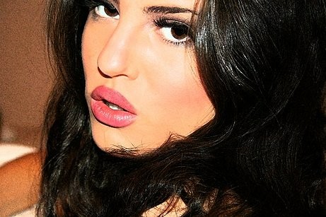 Natasha Slayton Fotoğrafı