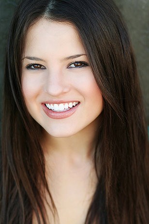 Natasha Slayton fotoğrafı