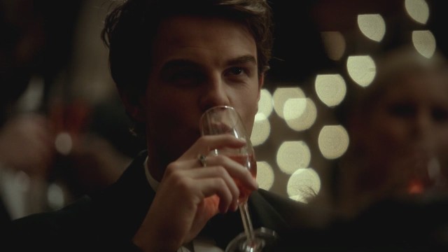 Nathaniel Buzolic Fotoğrafı