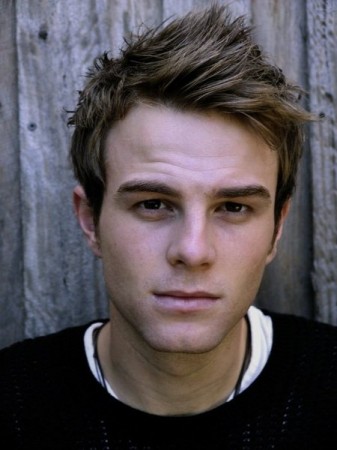 Nathaniel Buzolic Fotoğrafı