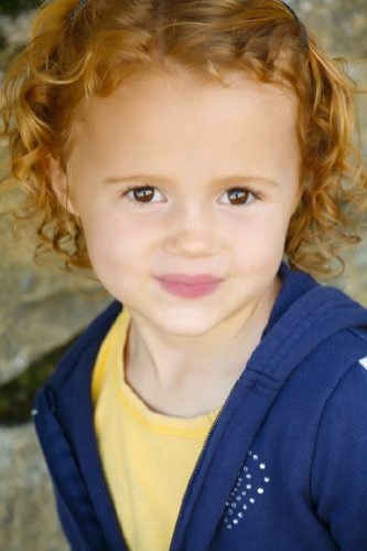 Maggie Elizabeth Jones Fotoğrafı