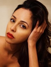 Gia Sandhu fotoğrafı