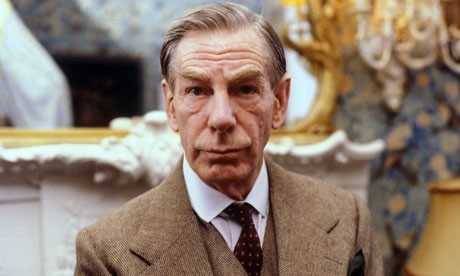 Michael Gough fotoğrafı