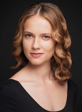 Ece Çeşmioğlu fotoğrafı