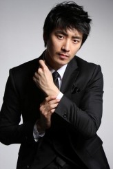 Lee Joon Hyuk fotoğrafı