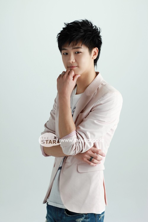 Kang Min-hyuk Fotoğrafı