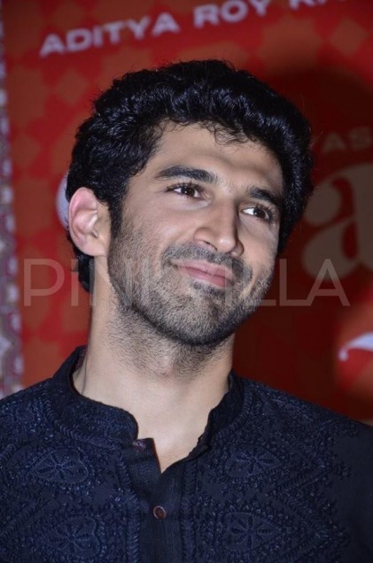 Aditya Roy Kapoor fotoğrafı