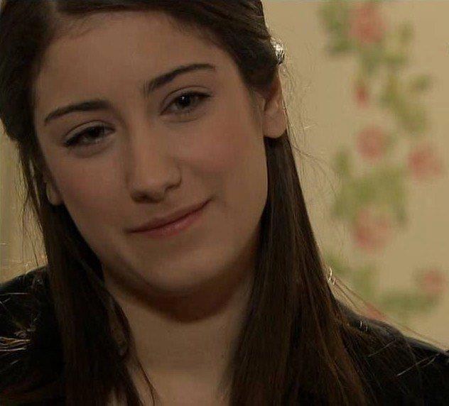 Hazal Kaya Fotoğrafı