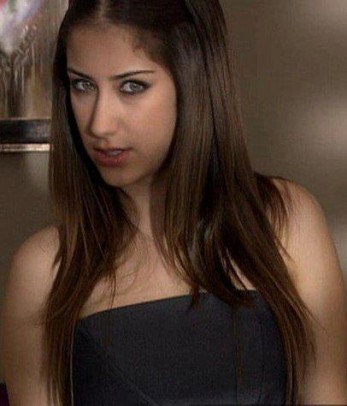 Hazal Kaya Fotoğrafı