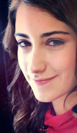Hazal Kaya Fotoğrafı