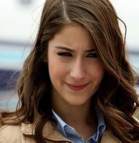 Hazal Kaya Fotoğrafı