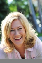 Jayne Atkinson Fotoğrafı