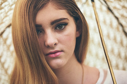 Willow Shields Fotoğrafı