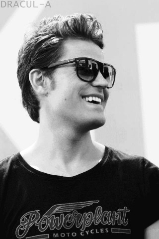 Paul Wesley Fotoğrafı